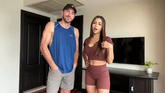 Clips 4 Sale - Couple Muscle Worship For Beta Losers!