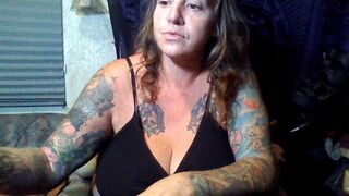 Clips 4 Sale - Pick, pick, blow and honk!