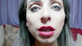 Clips 4 Sale - Red lips mesmerize