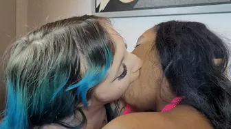 Clips 4 Sale - SLOW AND DEEP INTERRACIAL KISS - BY PENELOPE PINK AND VERONICA LINS - CLIP 4 IN FULL HD