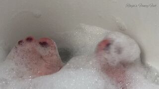 Clips 4 Sale - Feet Play in Bubble Bath