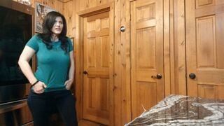 Clips 4 Sale - barefoot and jumping on your bed roleplay