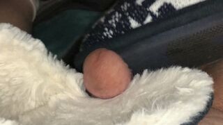 Clips 4 Sale - Fluffy Slipperjob Footjob * Black Slippers