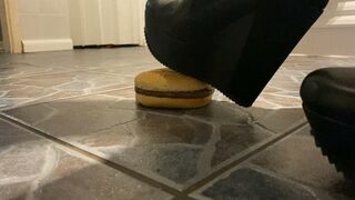 Clips 4 Sale - burger crush with wedge close up