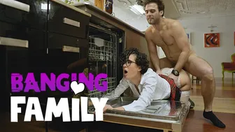 Bro porn video – Banging Family - Step-Bro Fuck Me While Im Stuck