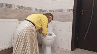 Clips 4 Sale - The toilet has enslaved my stomach and ass