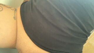 Clips 4 Sale - Wee close up