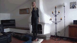 Clips 4 Sale - GLORIA - I love to DESTROY your face under my feet - BRUTAL facestanding and facetrampling in stockings