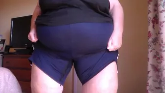 Clips 4 Sale - Jen Is Peeing All Into Her Shorts