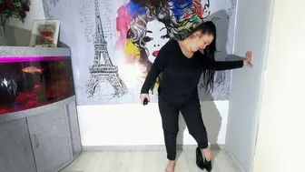 Clips 4 Sale - Head Danced On In Stilettos (4K)