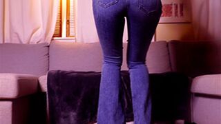 Seducing you in my super tight sexy Jeans [mp4]