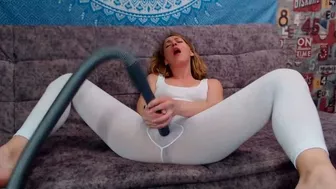 Clips 4 Sale - Vacuuming In Yoga Pants