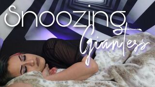 Snoozing Giantess