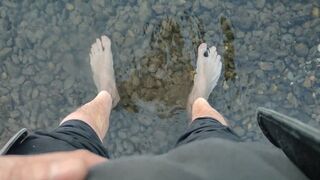Clips 4 Sale - Sweaty, filthy and smelly feet in the river