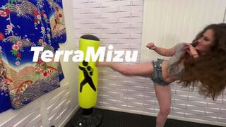 Little Rampage lift and carrys Terra Mizu Mp4