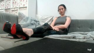 Clips 4 Sale - A contract with Victoria- how quickly your debt grows (MOV)