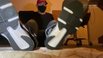 Clips 4 Sale - Nighttime Foot Tease