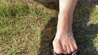 Clips 4 Sale - Country Girl Toenail Painting