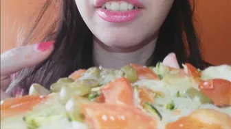 Clips 4 Sale - I Chew And Eat A Savoury Cake