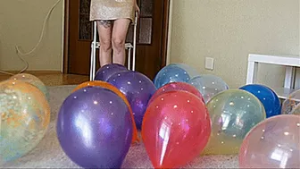 Clips 4 Sale - Laura And Emma Popping Barefoot 4K UHD
