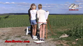 Clips 4 Sale - Three Girls In Nike Air Max Painting Insects (0068n)
