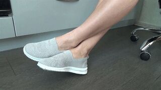 Victoria wiggling toes in skinny sneakers SH