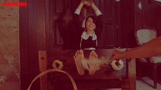 Clips 4 Sale - Tickle in the 17th century (Custom) MP4