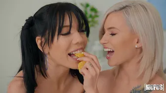 Mofos - Sweet And Juicy Threesome