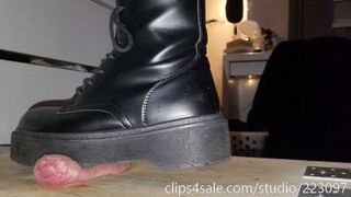 Clips 4 Sale - Extreme cock trampling in dirty combat boots