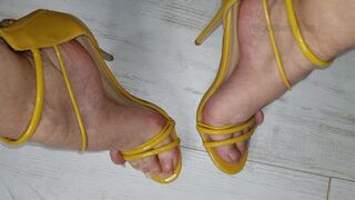 Long Toenails Yellow Heels