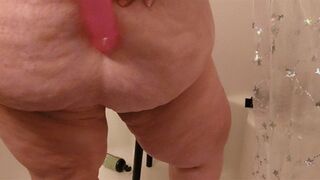 BBW-Ssbbw Fucks her belly button wet in the shower