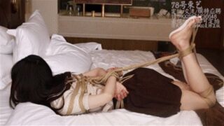 XY Bondage 80-Girl in sailor suit is bound by a rope and scratches the soles of her feet