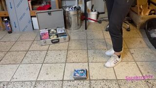 Clips 4 Sale - Sneaker-Girl Akira - Crush some old CD