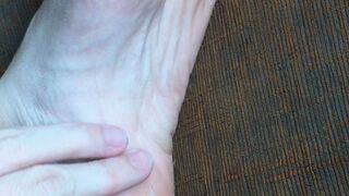 Clips 4 Sale - PILLING SKIN FOOT MASK