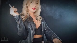 Clips 4 Sale - Hot Mom Teaches Daughter How to Smoke ~ Miss Kiki