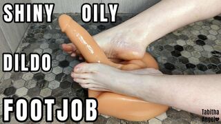 Shiny Oily Dildo Footjob MP4