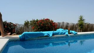 Clips 4 Sale - Doing My Thing By The Pool