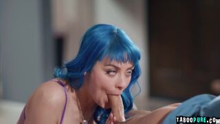 Blue haired curvy Jewelz loves sucking dick