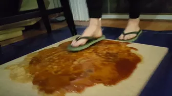 Clips 4 Sale - Lee Lynn Stuck In Sticky Flip Flops