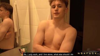 Courier Fucked the Girl in the Shower