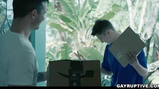 Delivery guy gets fucked by Derek Kage