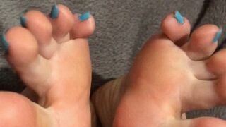 Clips 4 Sale - Braga Feet - Worship My Long Fingers With Blue Nails