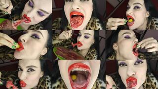 Clips 4 Sale - Fur Goddess eats raw meat and raw eggs