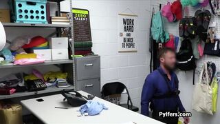 Mall cop hammering tight Latina pussy on his desk