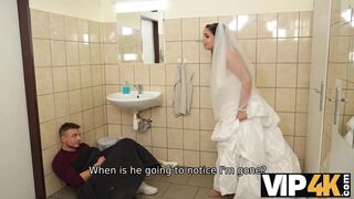Casual fucking action of the bride in wedding dress and stranger in the bathroom