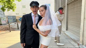 Chauffeur porn video – Chauffeur Fucks The Sexy Bride
