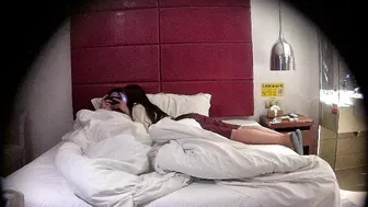 2023 porn video – 2023-9-11 年轻小情侣开房，漂亮小女友，玩了几把游戏想要来一发，撩起裙子骑身上，扭腰摆臀后入