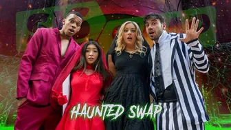 Sis Swap - The Haunted House Of Swap By Featuring River Lynn & Amber Summer - TeamSheet Halloween