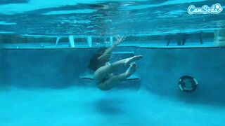 Sexy Amateur Teen Caught Fingering Herself Underwater