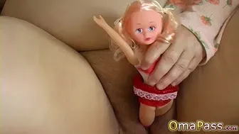 OMAPASS Old Woman Spreading Her Pussy